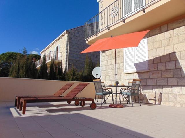 Apartments Red And Blue Mlini Luaran gambar